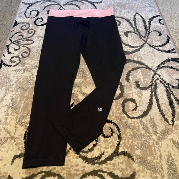 Lululemon Invert Crop Pants - size 4/6 - Picture 2 of 7